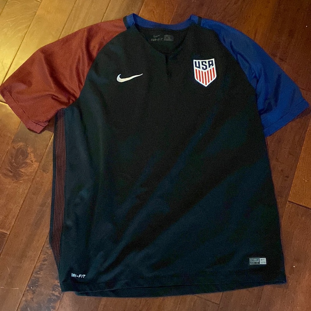 Authentic mens USA Nike shirt